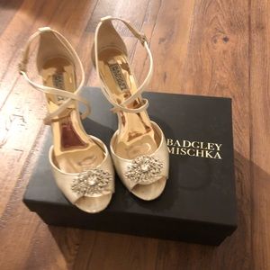 Badgley Mischka Abigail Wedge